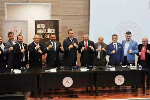 Her şeye karışıyorlar