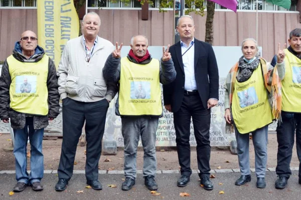 AP vekilleri: Tecrit derhal son bulmalı