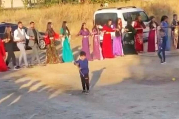 Kürt ailenin düğününe baskın