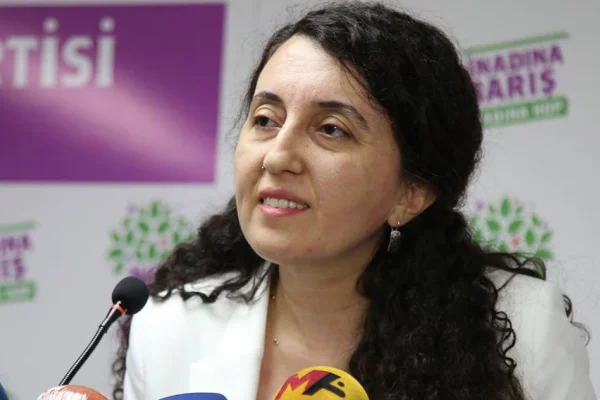 Savaş tamtamlığı muhalefete kumpas