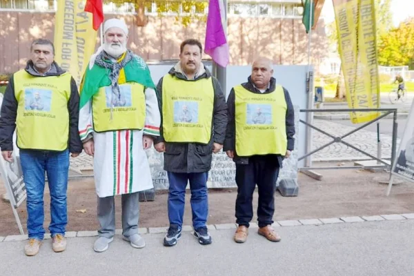 Özgürlük Nöbeti'ni, CÎK üyeleri devraldı