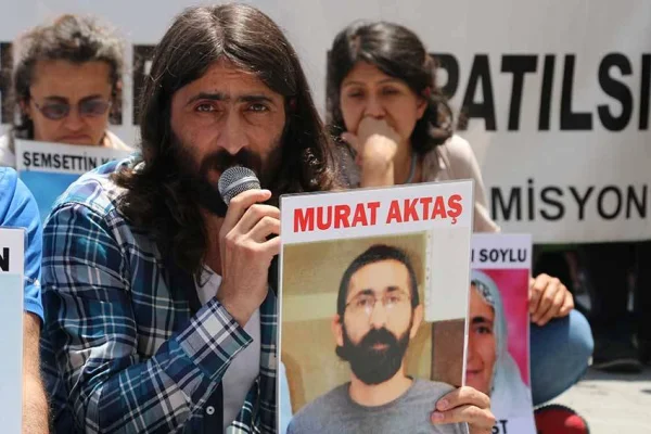 Hasta tutsağın infazı yakıldı