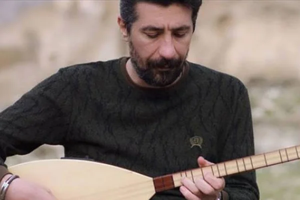 Sanatçı Hecî Karakaş gözaltına alındı