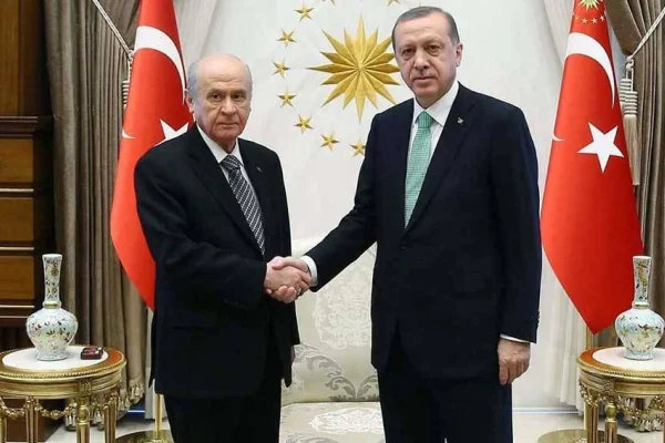 Saray kabinesi toplandı