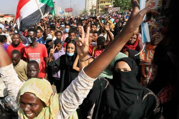 Sudan’da darbe: OHAL ilan edildi