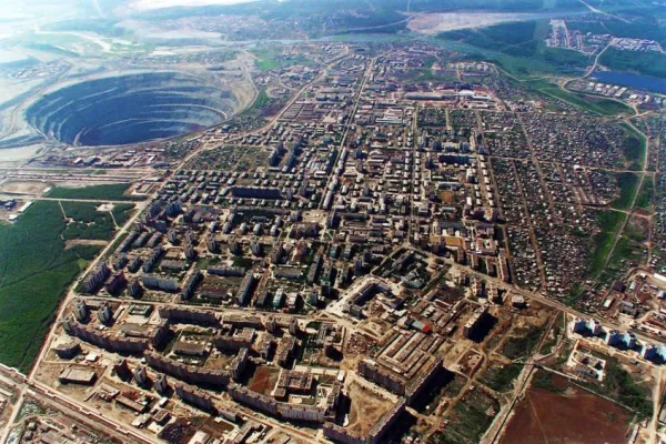 Bir ekolojik felaket, Mirny Çukuru