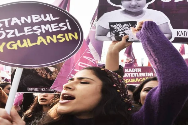 Hak savunucusu kadınlar AKP’yi uyardı