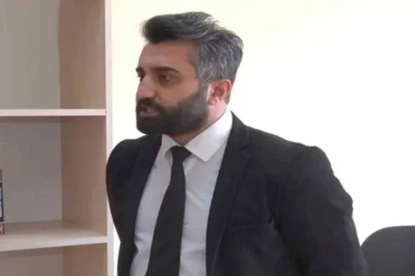 Akademisyene 'Kürdistan' cezası