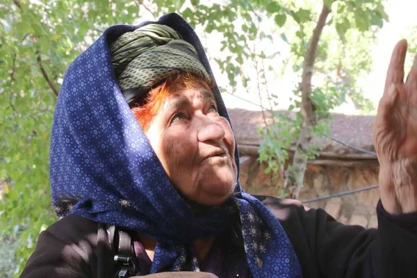 Semsûr'da bir dengbêj: Xafê Ana