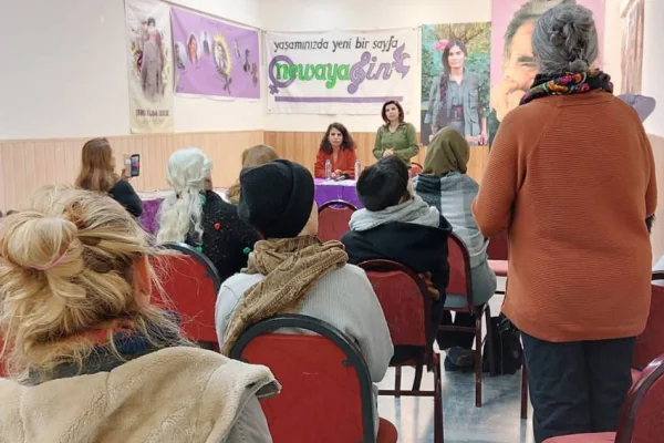Newaya Jin Köln’de okurlarıyla buluştu 