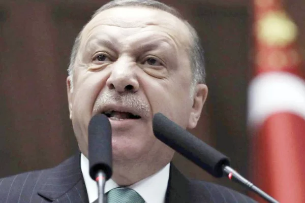 Diktatörün seçimde ajitasyonu