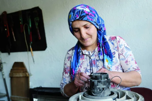 Ezo Usta bakışları değiştiriyor