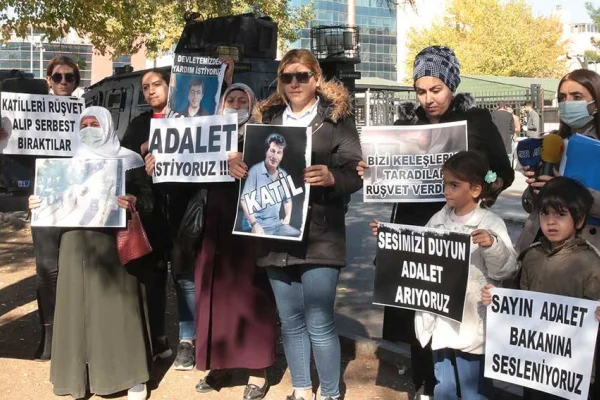 Korucuların tahliyesi protesto edildi