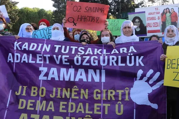 Kadınlar tutsaklar için eylemdeydi