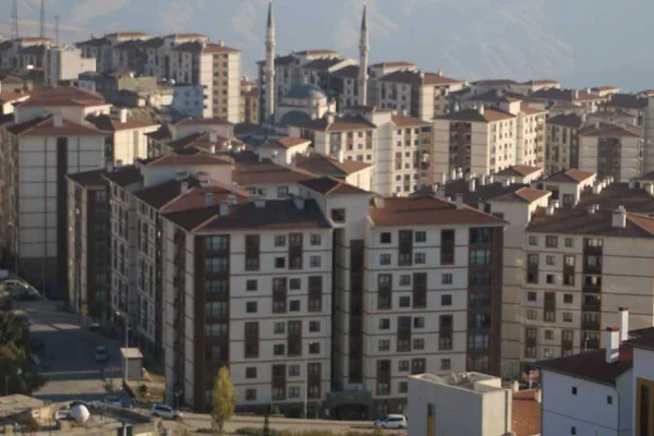 TOKİ arsalara el koyuyor