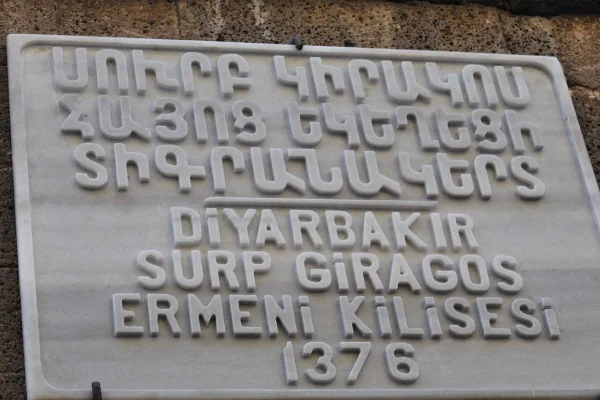 Surp Giragos Ermeni kilisesi