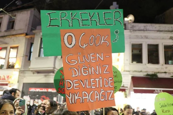 Erkekler, o devletinizi yıkacağız
