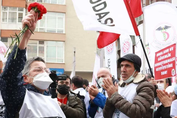 Hekimler Ankara’da haykırdı