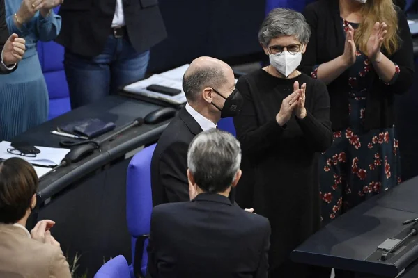 Scholz dönemi resmen başladı