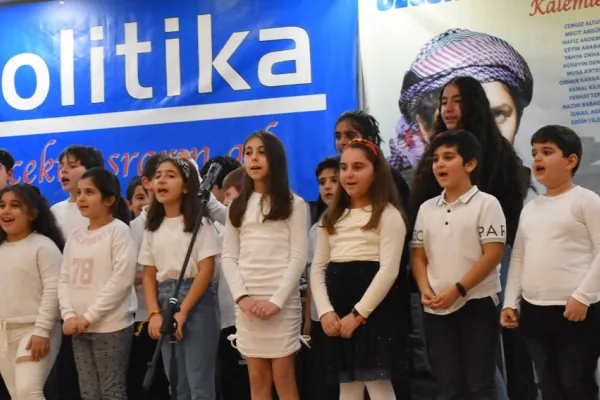 Gerçekte ısrar...