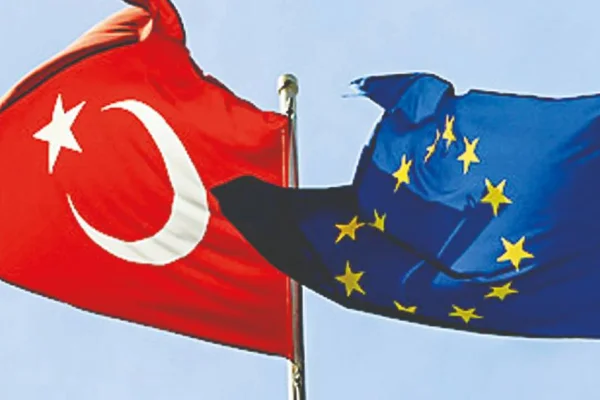 AB Türkiye ile üyelik müzakerelerini dondurdu