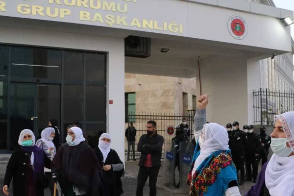 Cenazelerini değil, çocuklarımızı istiyoruz
