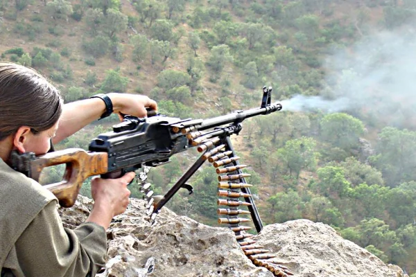 Namluda saçılan kızıl ufuk