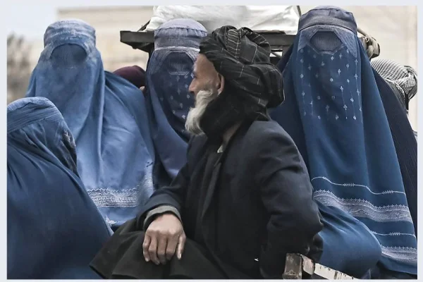 Taliban’ın gölgesi kadınları bırakmıyor 