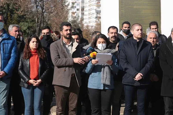 Hasta tutsakları bırakın