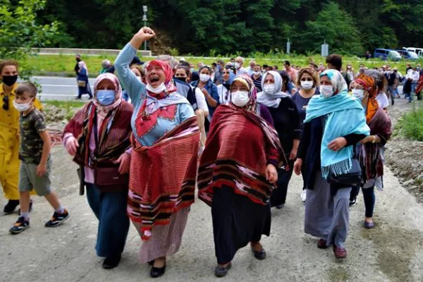 Normal siyaset, olağanüstü siyaset ve Türkiye