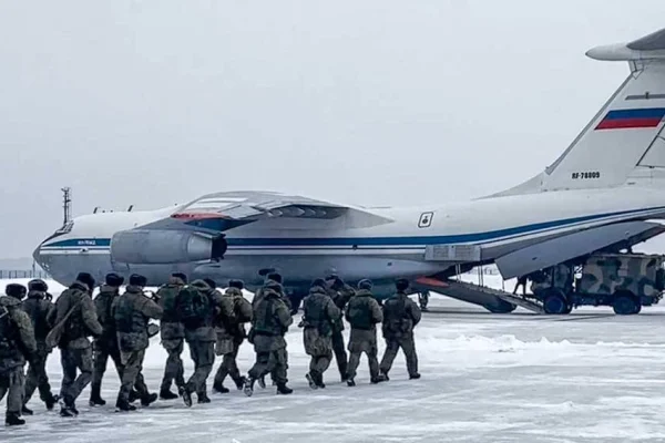 Rus askerleri çekiliyor