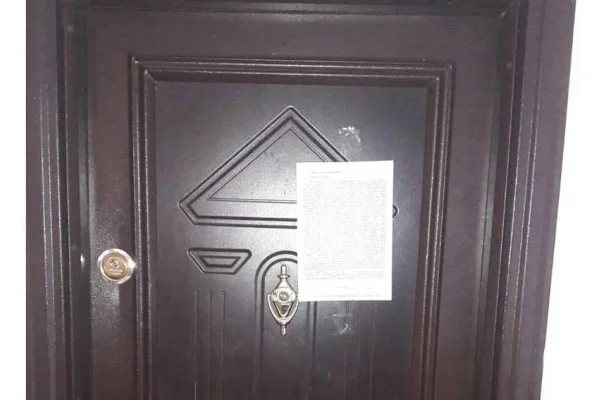 Kapıya ‘kaçak’ tebligatı astılar