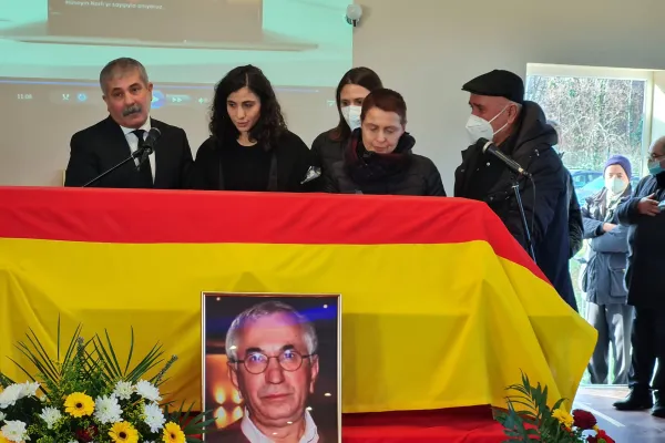 "Ölürse ten ölür; canlar ölesi değil"