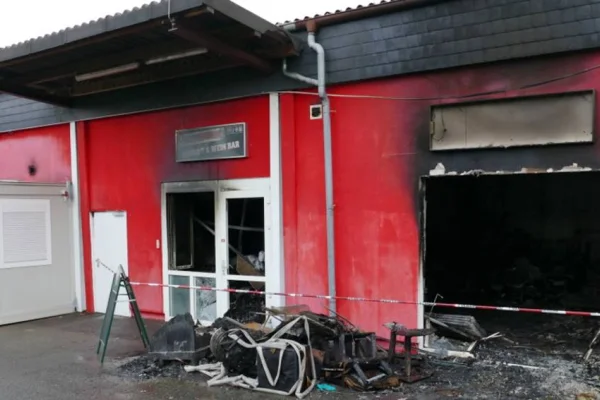 Kürt sanatçının mekanı kundaklandı