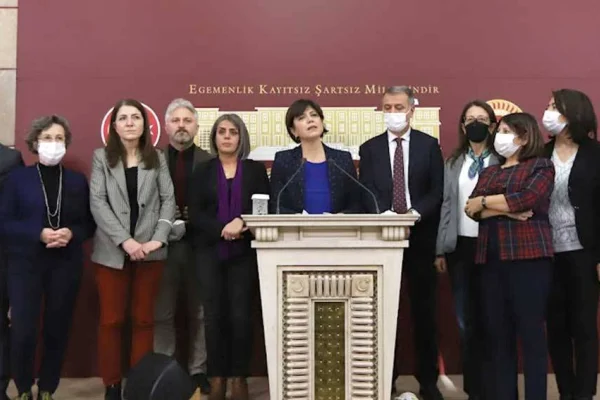 Üyeler de çalışma biçimi de sorunlu