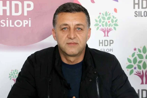 Kardeşinin bayrağını düşürmedi