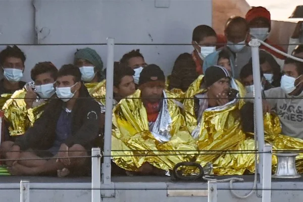 7 göçmen donarak can verdi