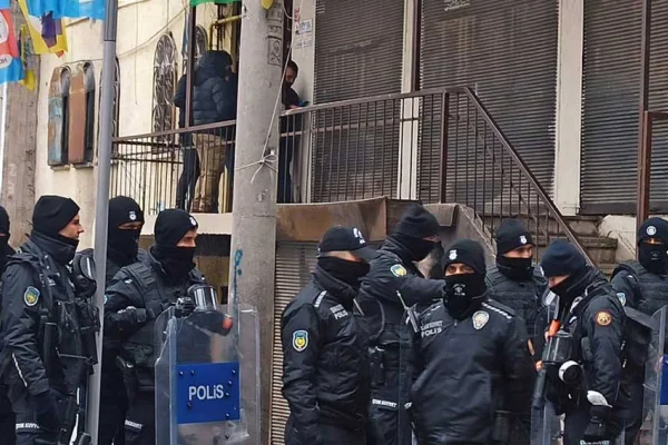 DBP İl binasına polis baskını