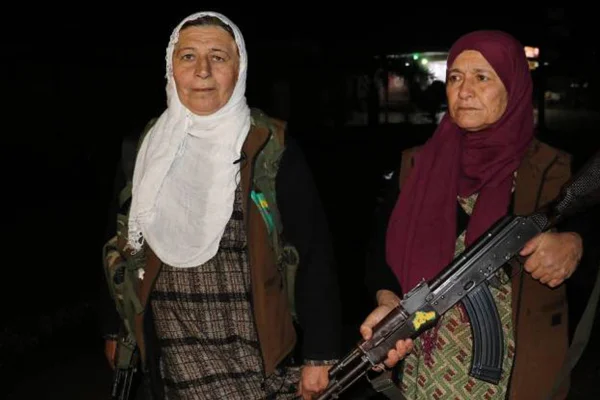 Anneler direnişte