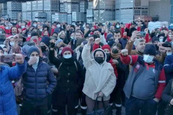 İşçilere patron-polis saldırısı