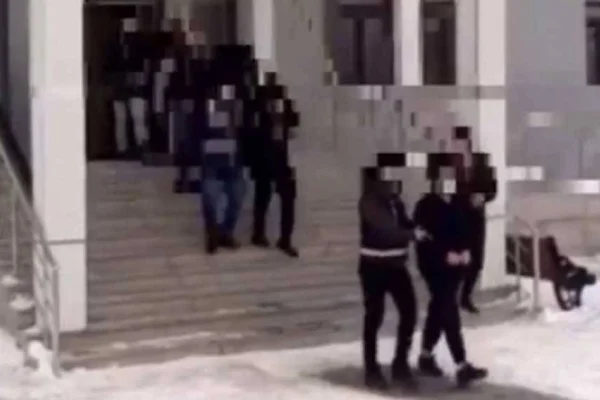 Polis fuhuş salonu işletiyor