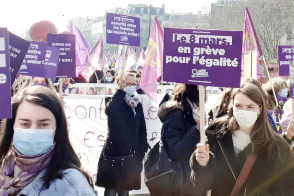Fransa’da kadınlar ‘grev’ dedi