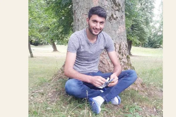Şener’in sınır dışı kararı durduruldu