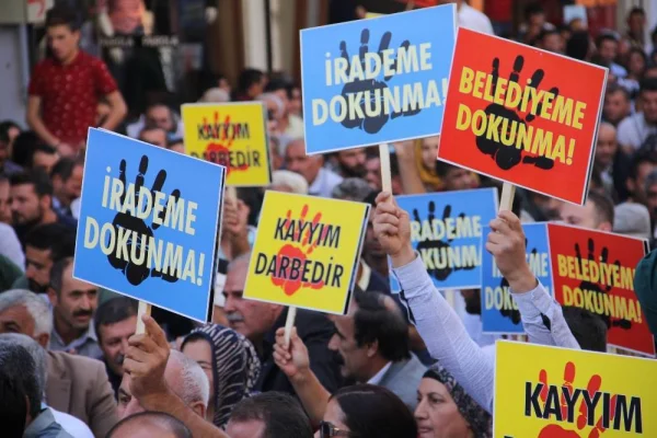 Yasaklarla yok edilmek istenen şehir: Van