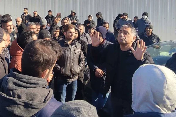 Patron sendikacıyı tehdit etti