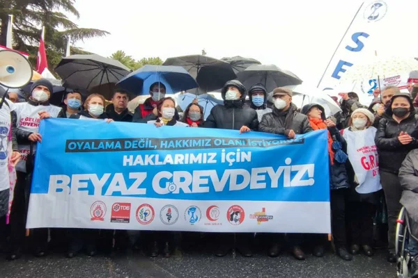 Rüzgar işçiden yana esiyor