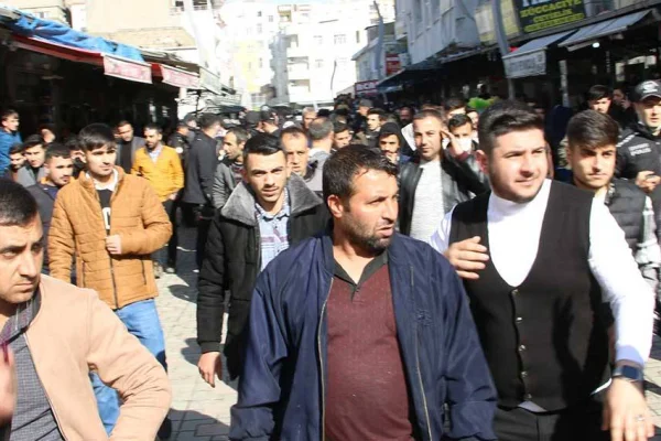 Cizre faturaları protesto etti 