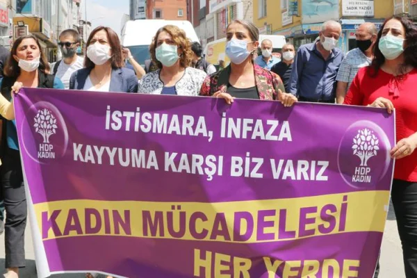 Kadınlar Agirî’de yürüdü: Tecavüz bir AKP politikası