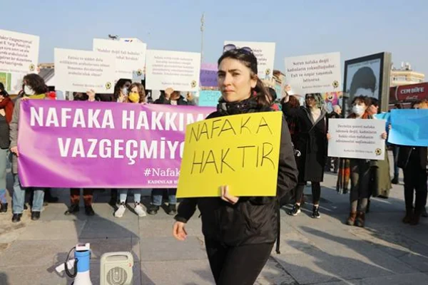 ‘Tanrısal’ cezaya 15 TL manevi ceza