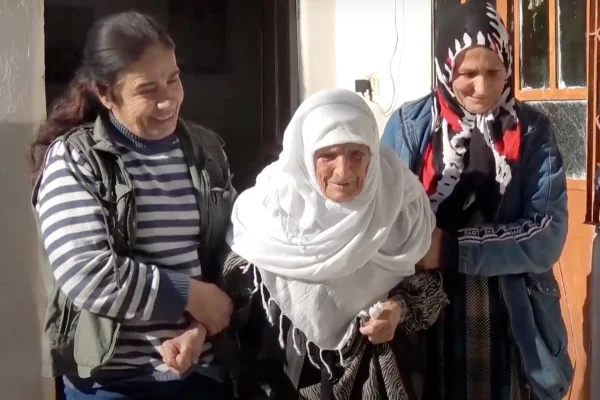 Hayali Rêber Öcalan’ı halaylarla karşılamak
